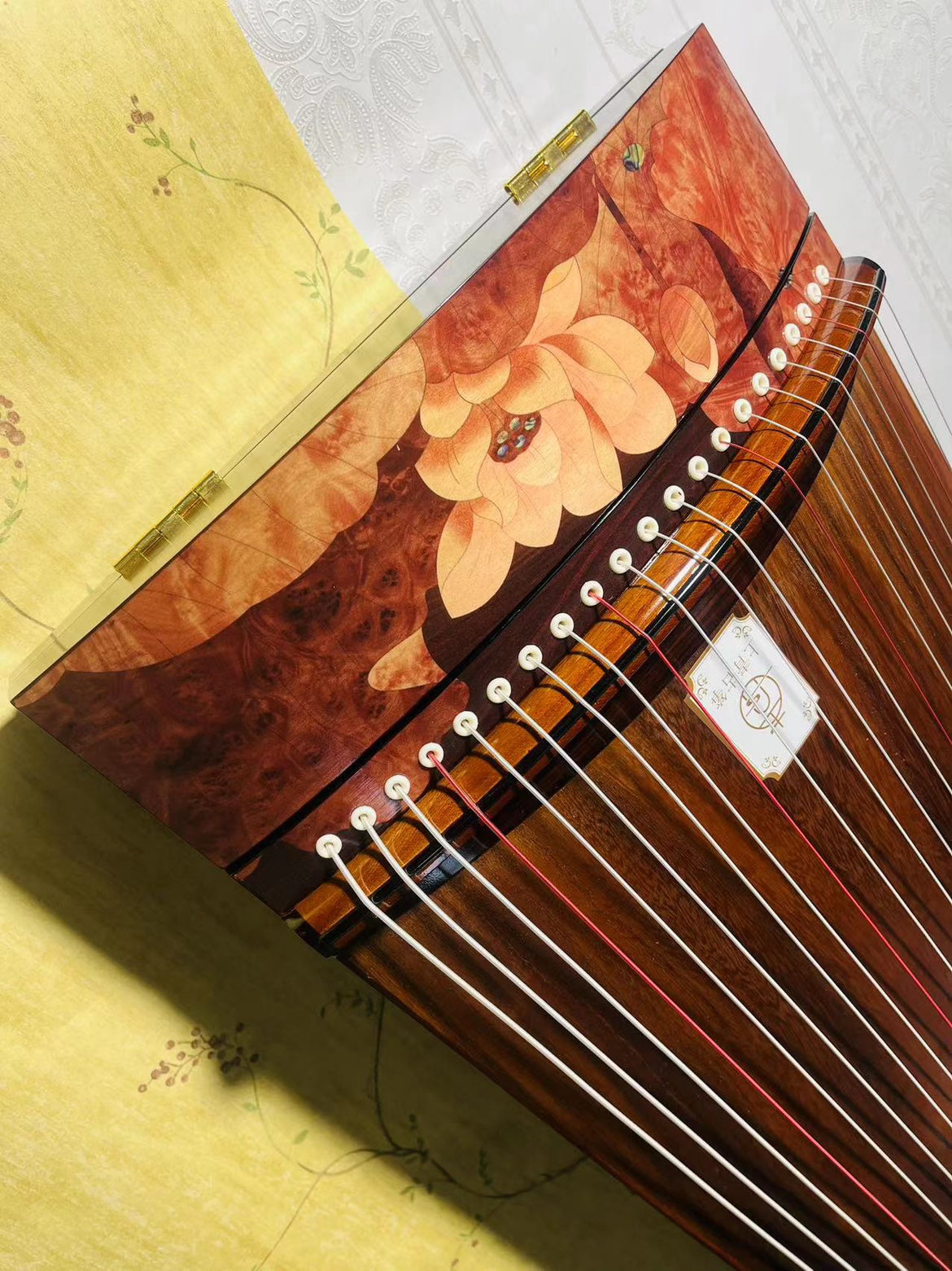 Dimensions du produit : 135 cm.