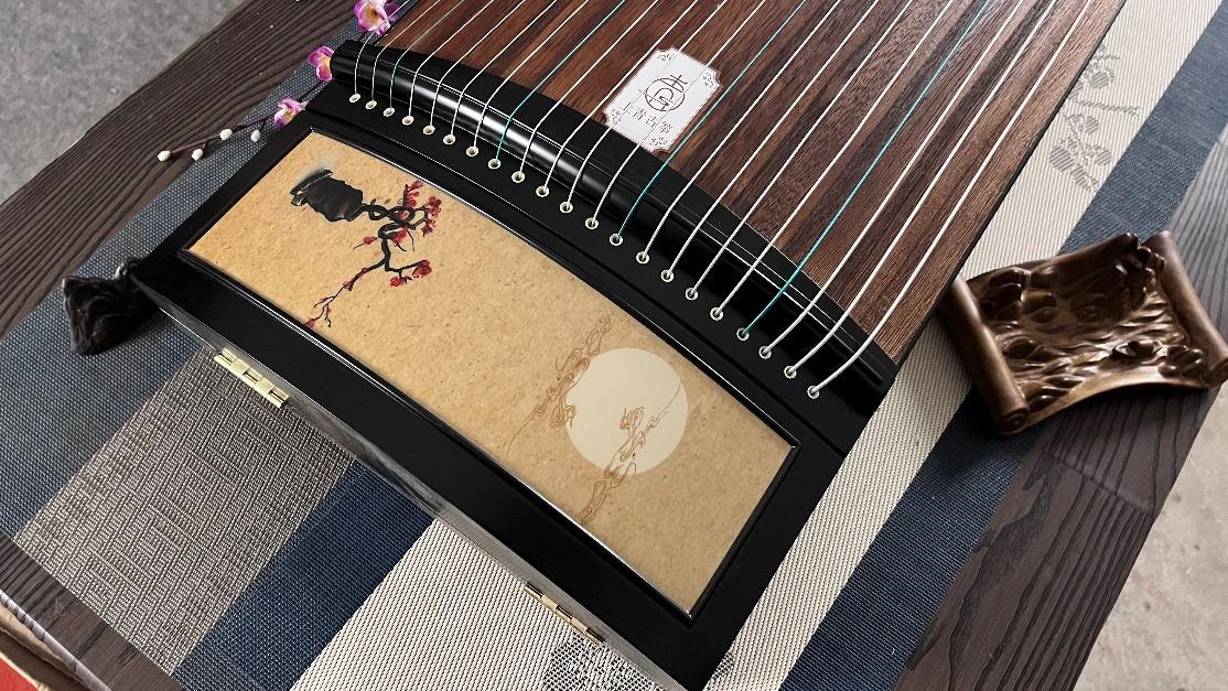 Dimensions du produit : taille 163 cm.